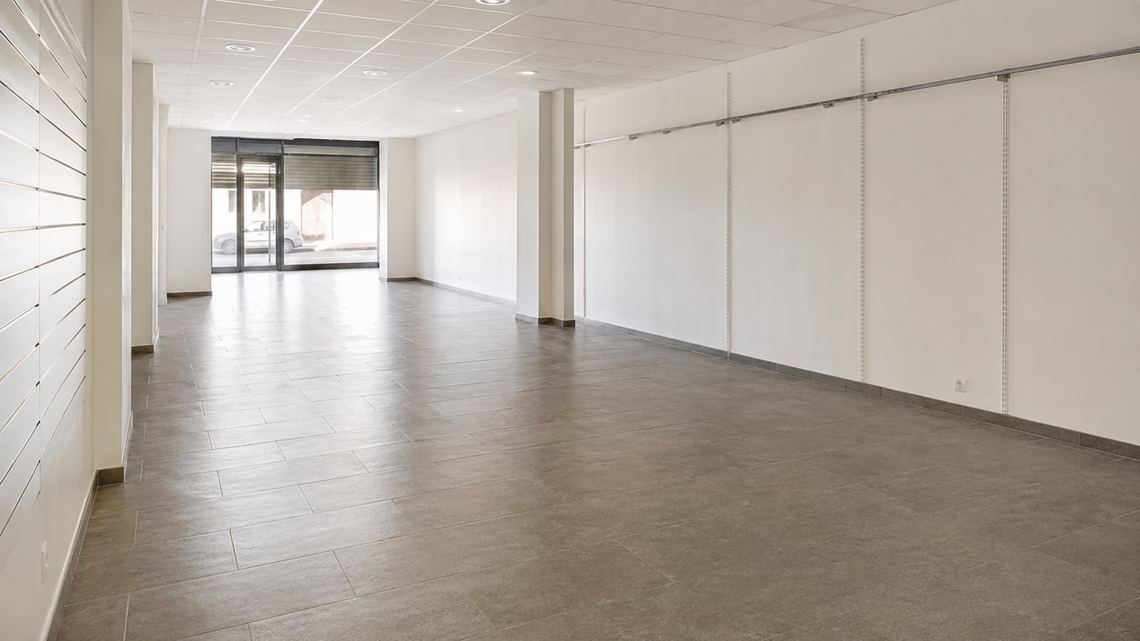 Illustration d’un local commercial dégagé après débarras en France